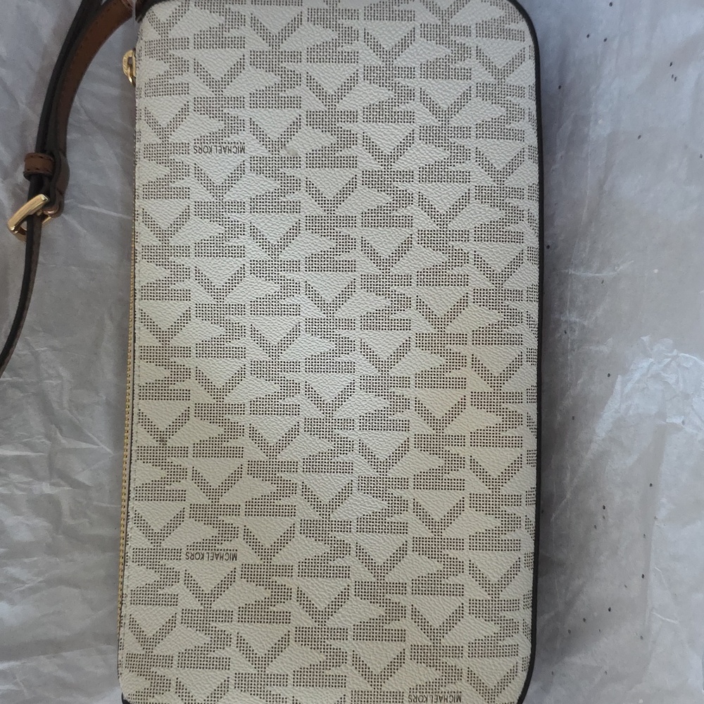 Michael Kors Ivory Logo Shoulder Bag with Brown Strap and Gold Hardware. New !! - Picture 3 of 3